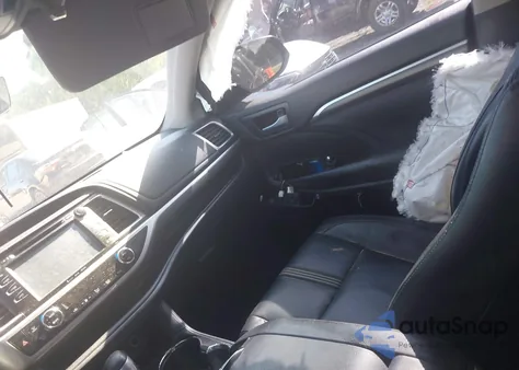 2017 Toyota Highlander Se z USA, uszkodzony, nr VIN 5TDKZRFHXHS520893